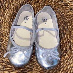 Gap Brand Ballet flats with bow